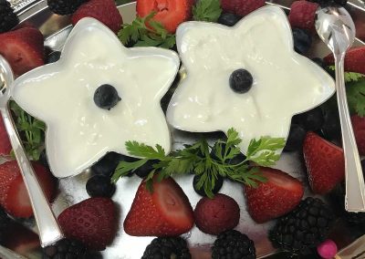 Fruit and yoghurt platter