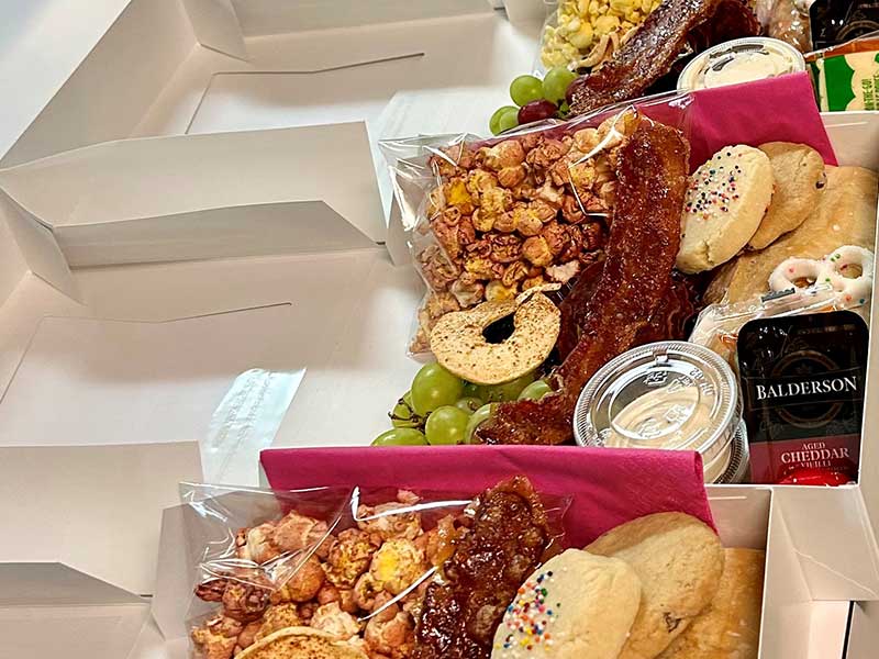Picnic-boxes-with-cheese-bacon-popcorn